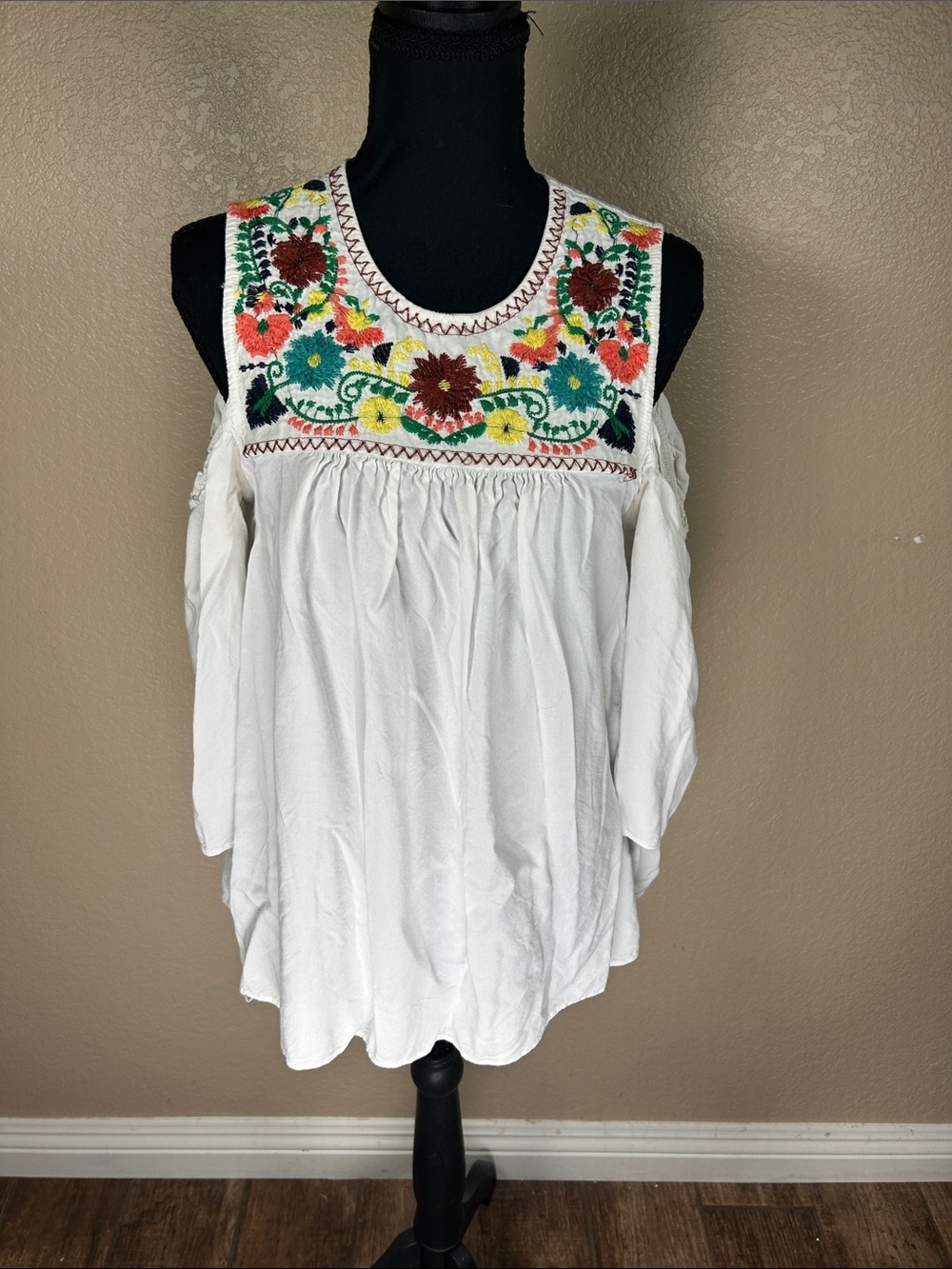Wrangler White Floral Embroidered Cold-Shoulder Tunic